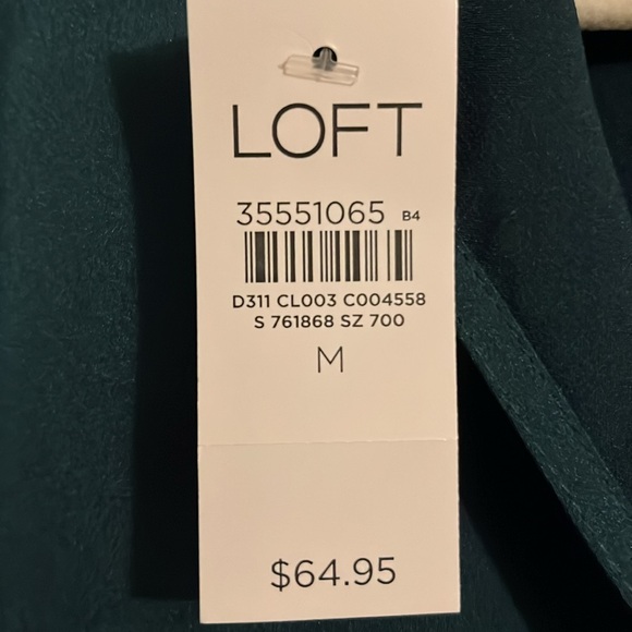 Loft Tie Neck Green Blouse - Size Medium - NWT - Picture 3 of 3